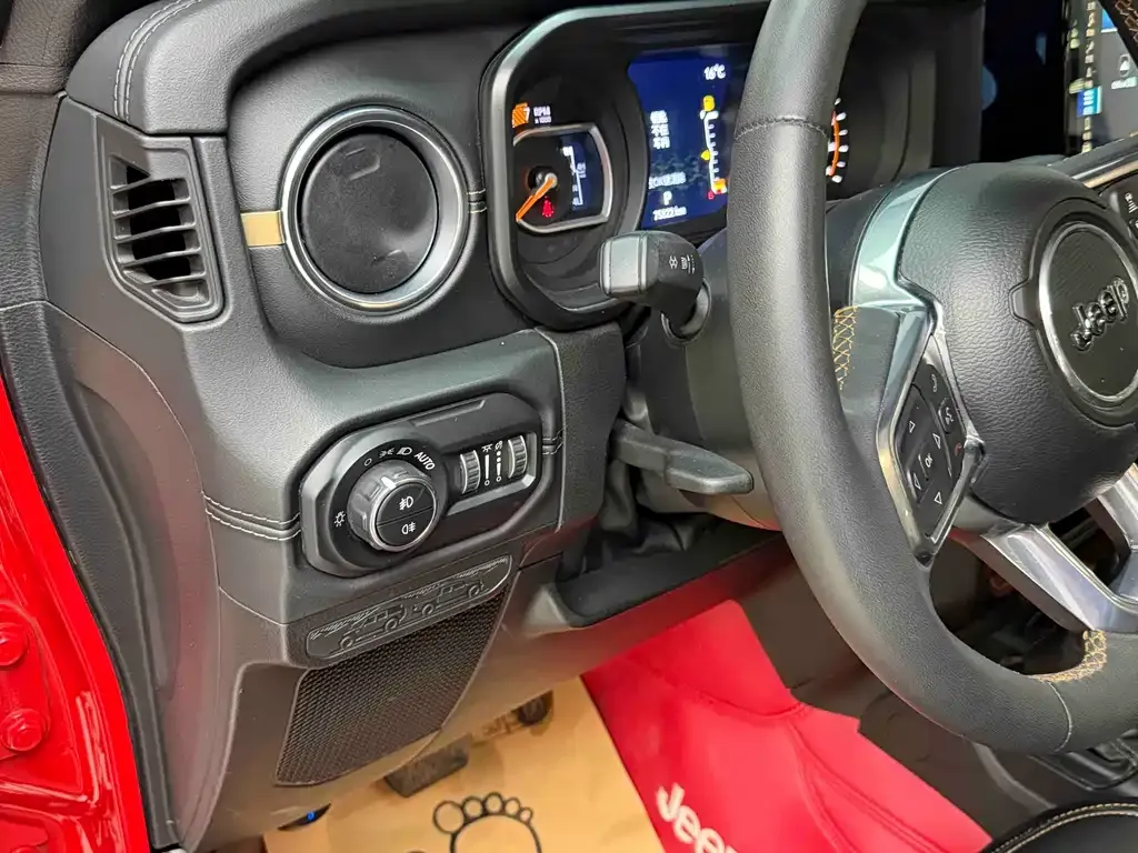 Jeep Wrangler 2024 из CN, фото 10