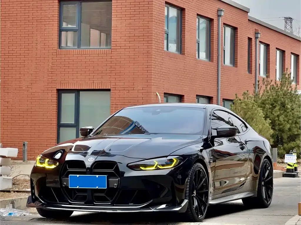 BMW M4 — фото 1