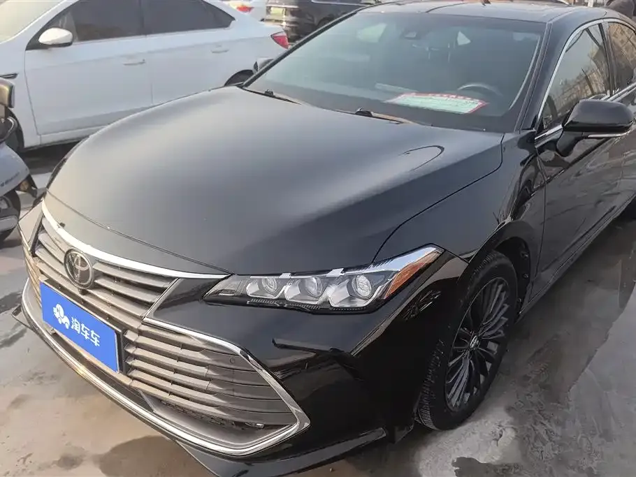 Toyota Avalon — фото 1