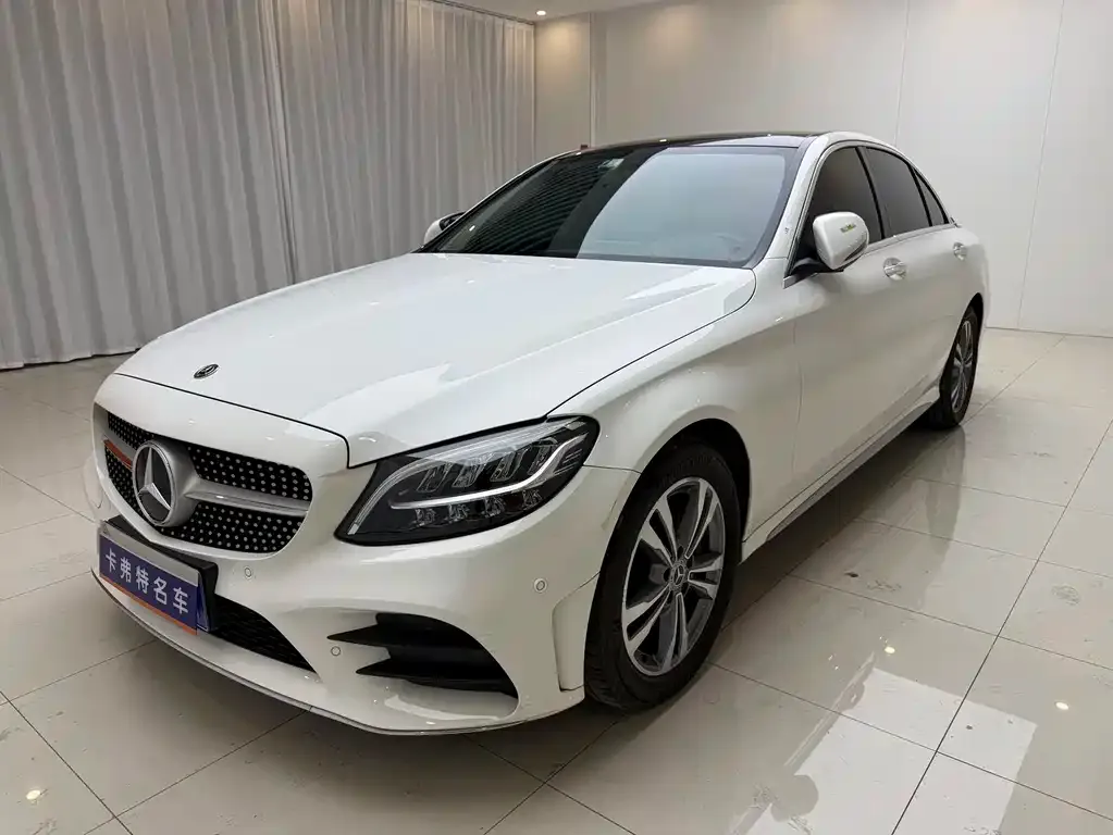 Mercedes-Benz C-Class — фото 1