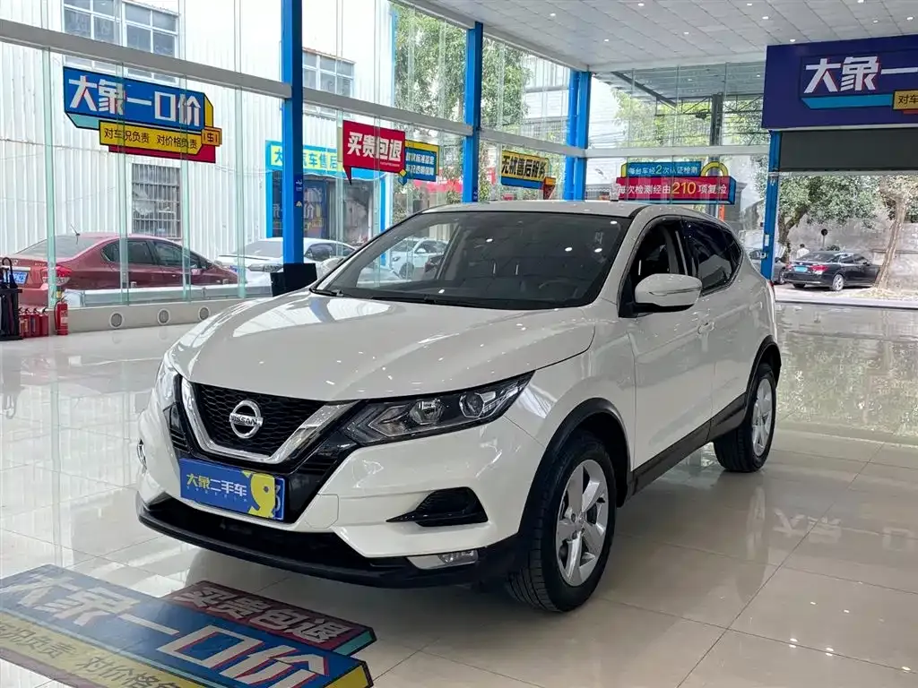Nissan Qashqai — фото 1