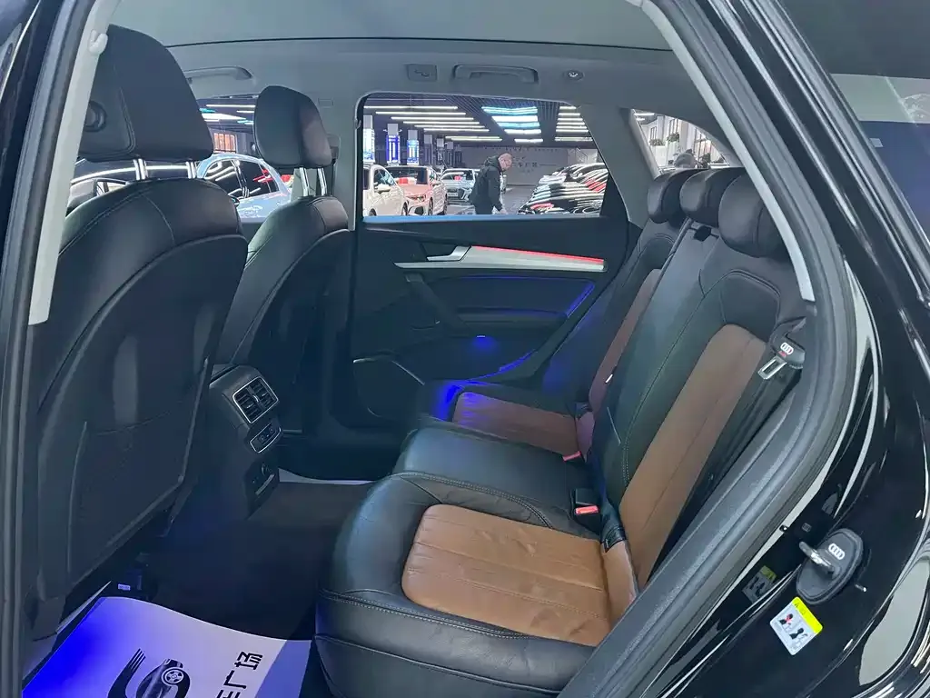 Audi Q5L 2021 из CN, фото 5
