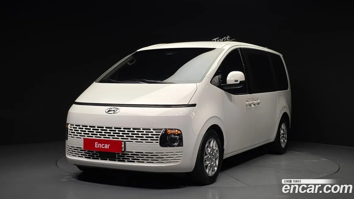 Hyundai Staria — фото 1