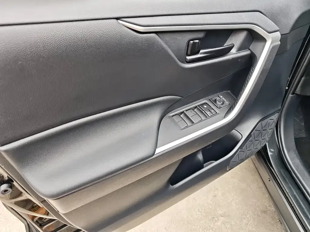 Toyota Wildlander 2025 из CN, фото 3