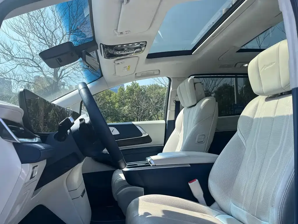 Buick Century 2023 из CN, фото 2