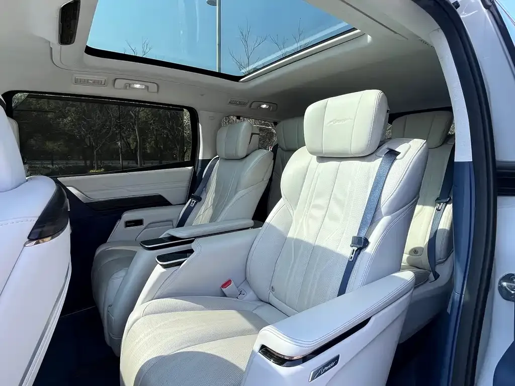 Buick Century 2023 из CN, фото 8