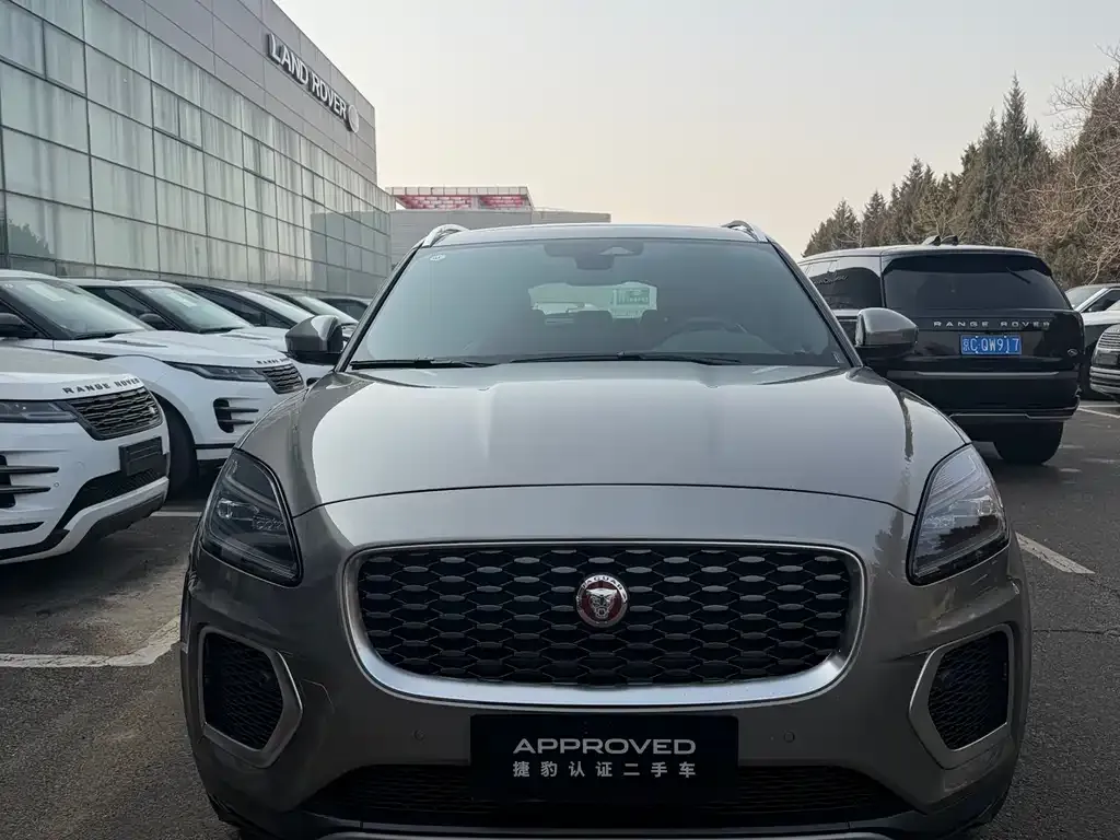 Jaguar E-PACE — фото 3