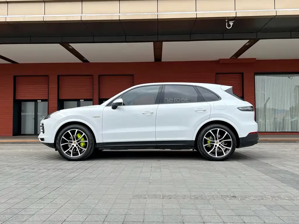 Porsche Cayenne Hybrid — фото 4