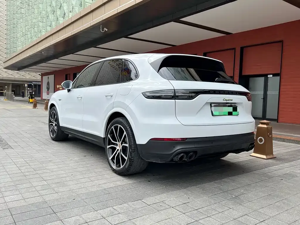 Porsche Cayenne Hybrid — фото 3