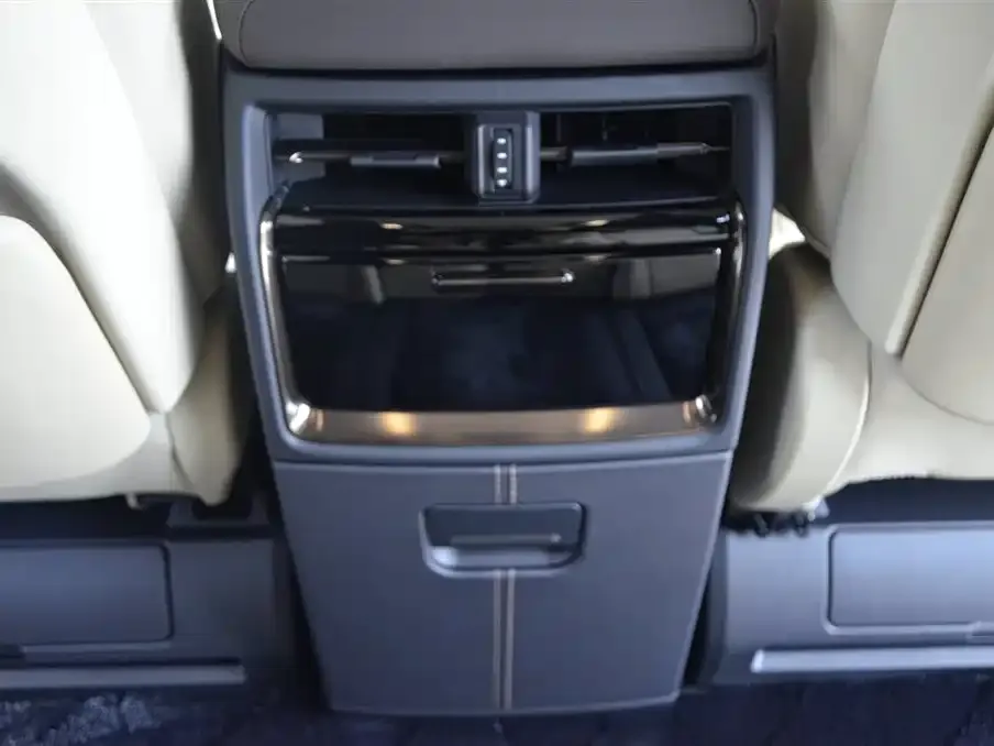 Toyota Vellfire — фото 10