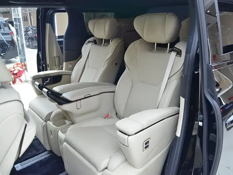 Toyota Vellfire — фото 9