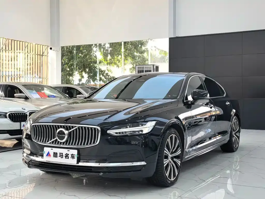 Volvo S90 — фото 1