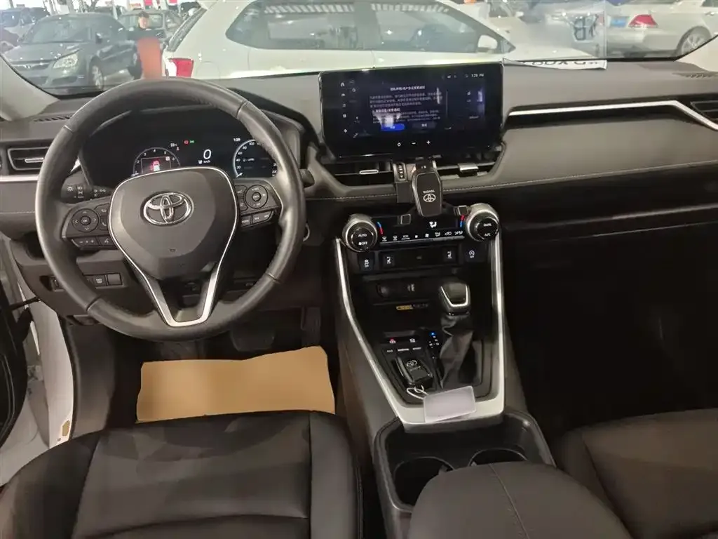 Toyota RAV4 2024 из CN, фото 6