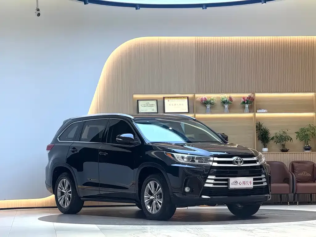 Toyota Highlander — фото 3