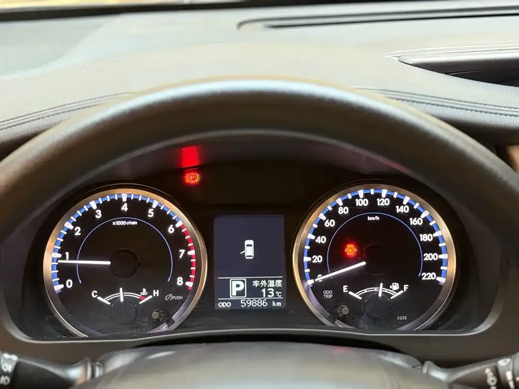 Toyota Highlander — фото 10