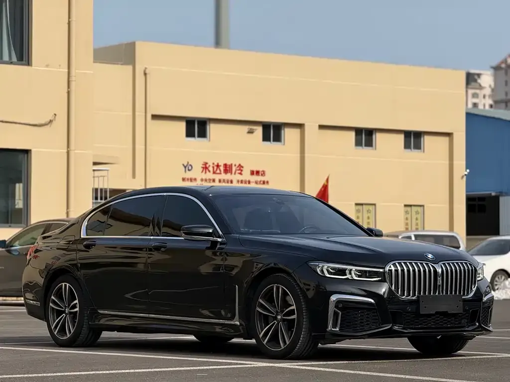 BMW 7 Series 2023 из CN, фото 2