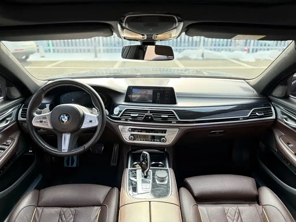 BMW 7 Series 2023 из CN, фото 8