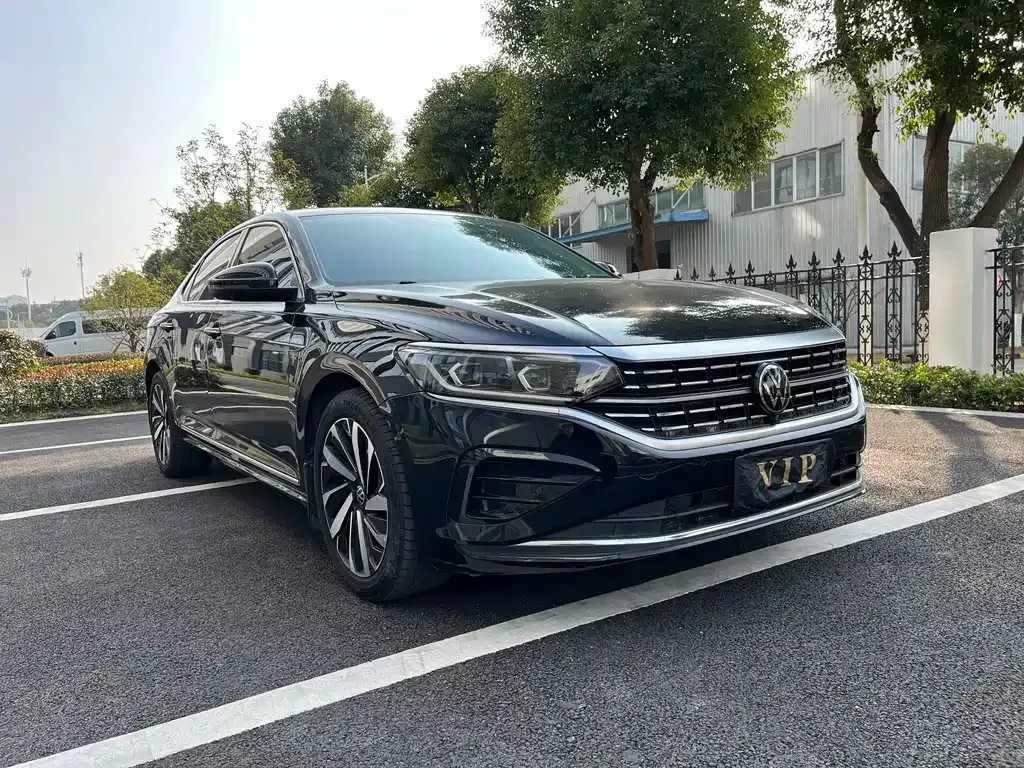 Volkswagen Passat — фото 8