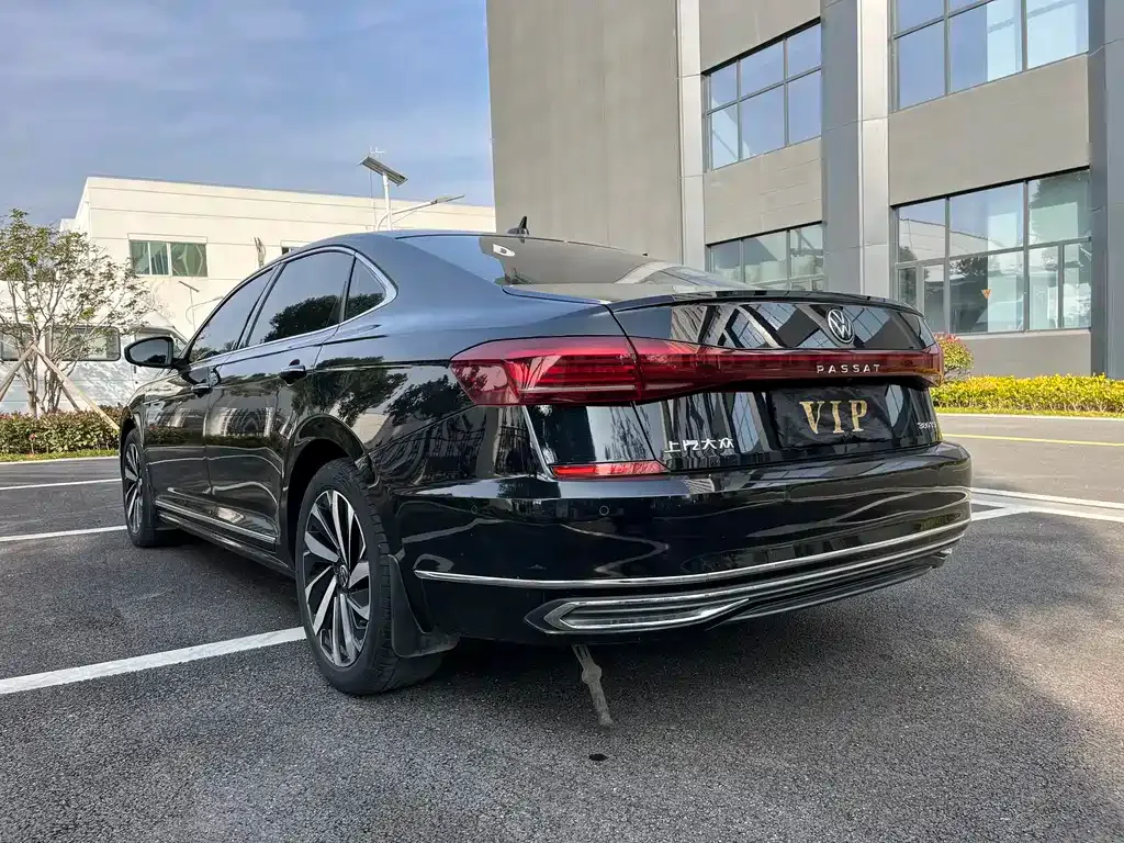 Volkswagen Passat — фото 5