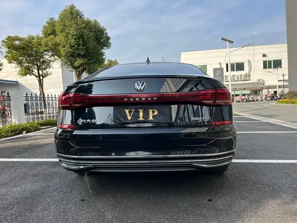 Volkswagen Passat — фото 6