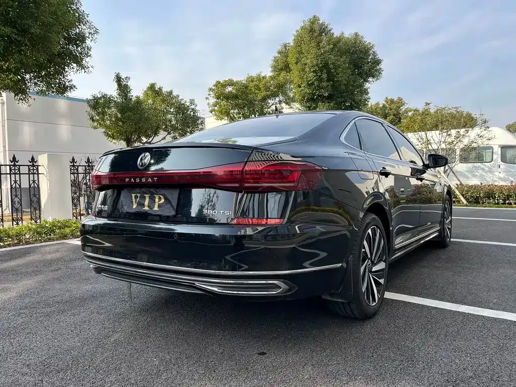 Volkswagen Passat — фото 7