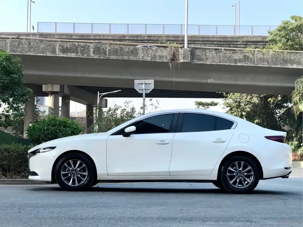 Mazda 3 Axela 2024 из CN, фото 10