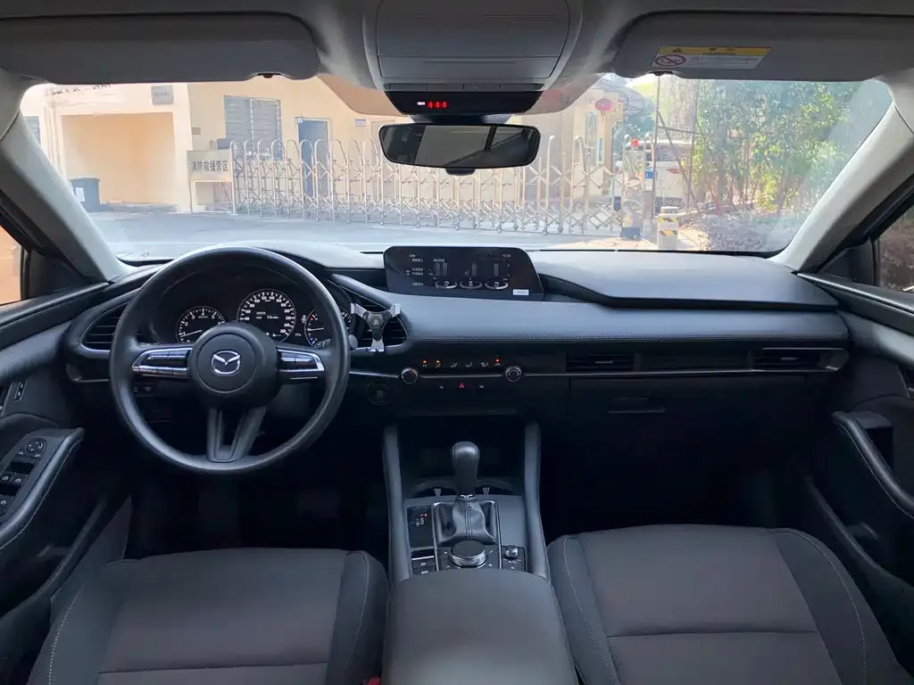 Mazda 3 Axela 2024 из CN, фото 3