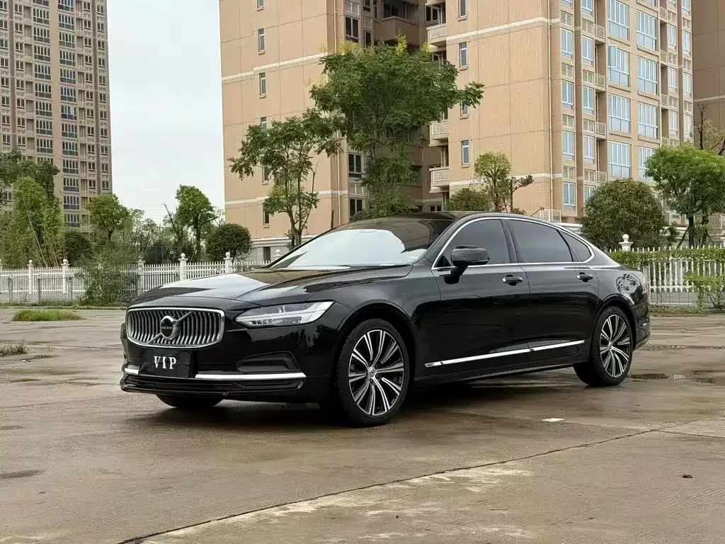 Volvo S90 — фото 1