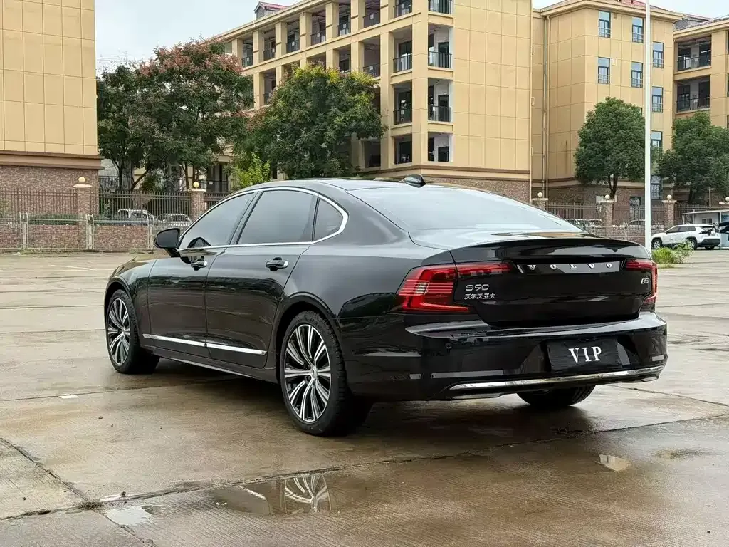 Volvo S90 — фото 8
