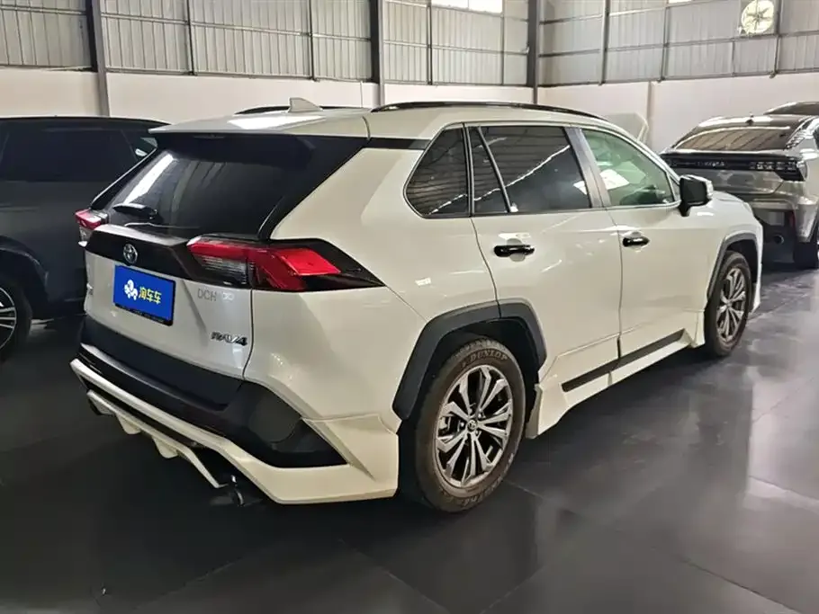 Toyota RAV4 2024 из CN, фото 10