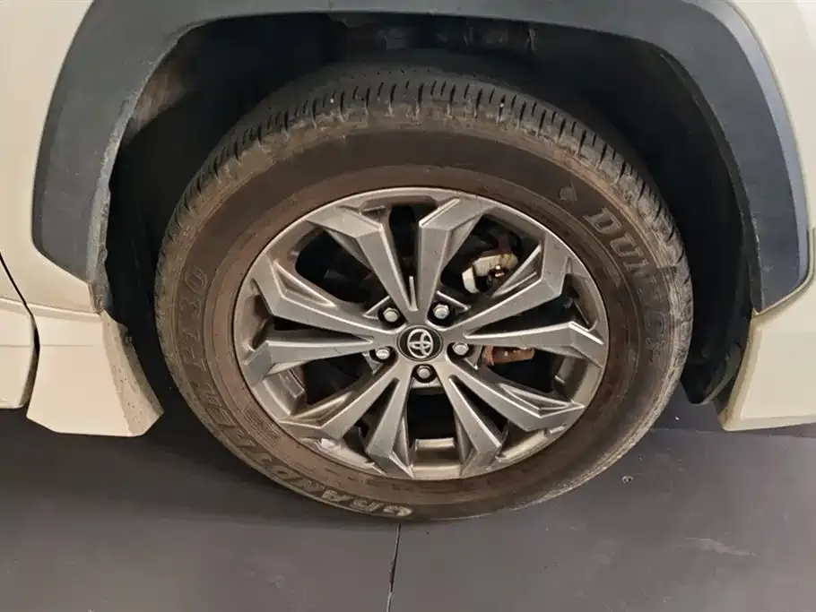 Toyota RAV4 2024 из CN, фото 4