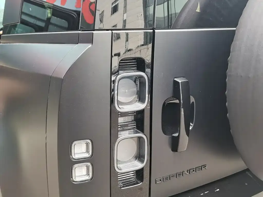 Land Rover Defender — фото 2