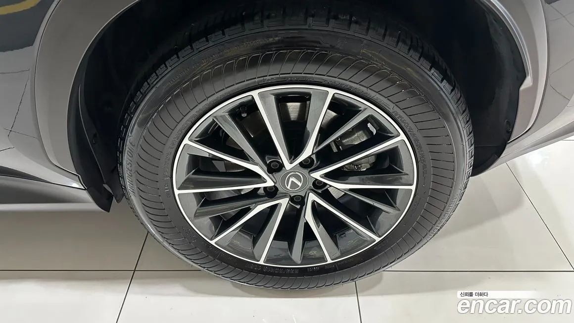 Lexus NX 2025 из KR, фото 4