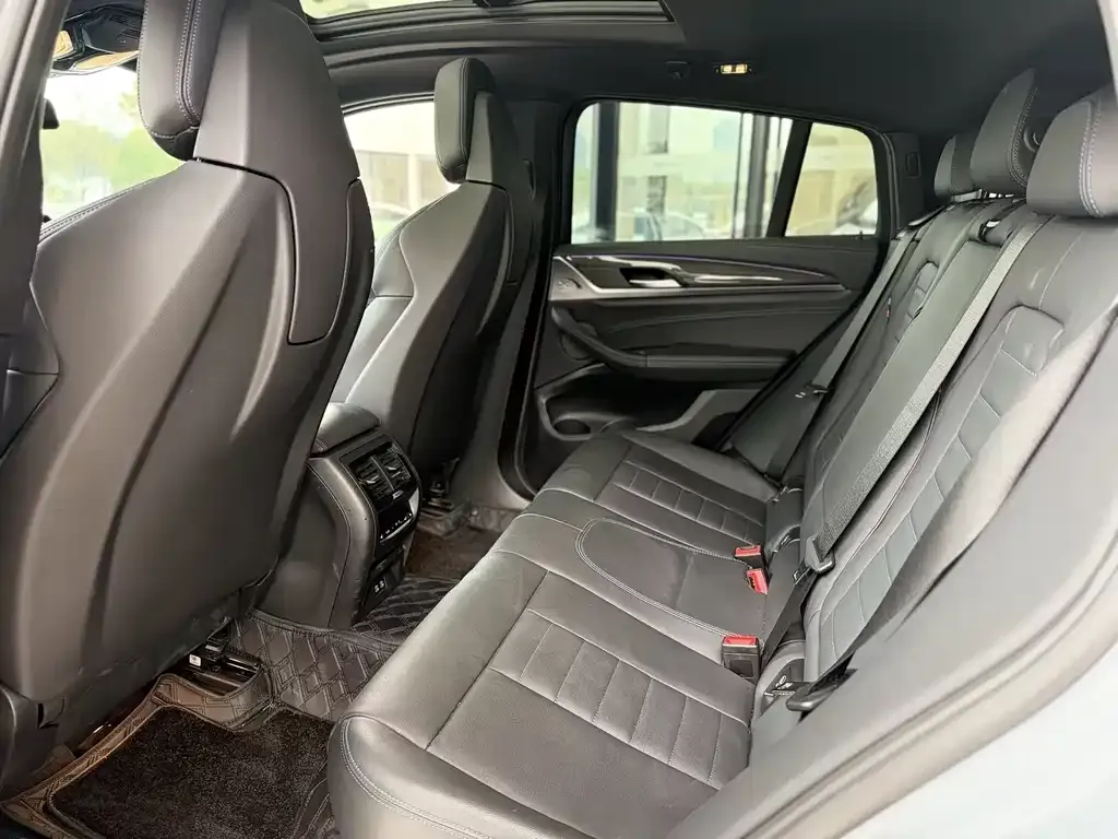 BMW X4 M40i 2025 из CN, фото 9
