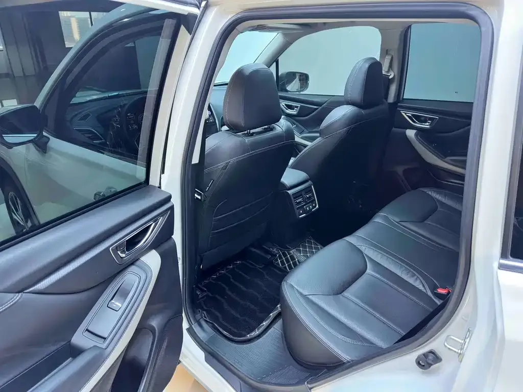 Subaru Forester — фото 10