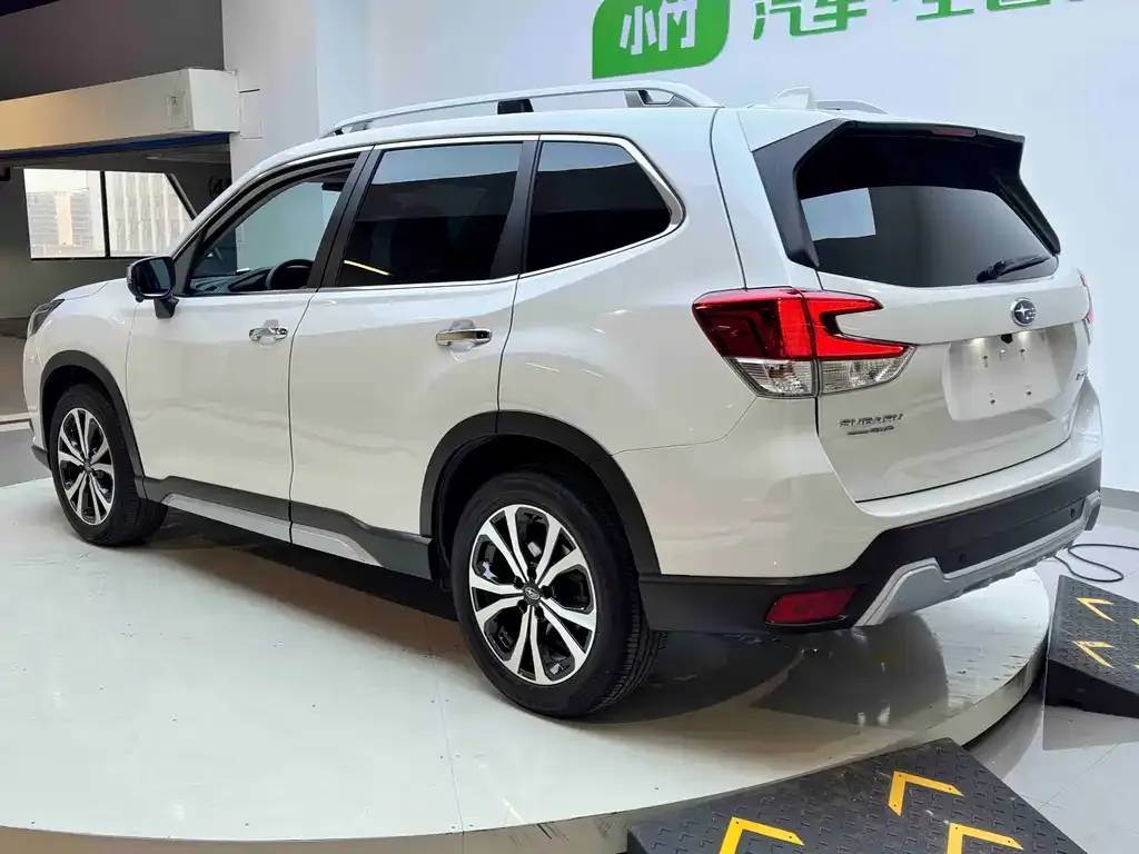 Subaru Forester — фото 8