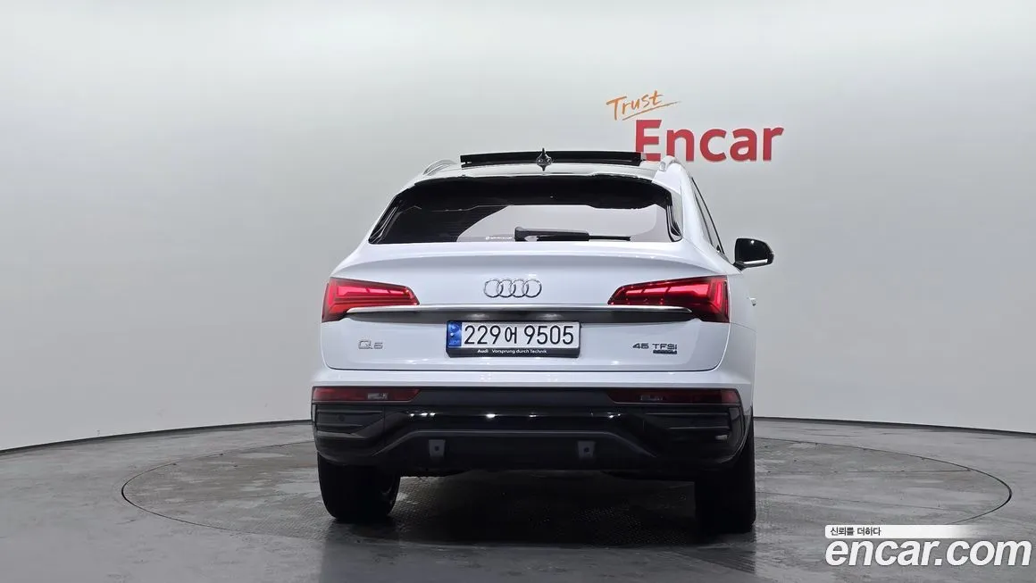 Audi Q5 2022 из KR, фото 5