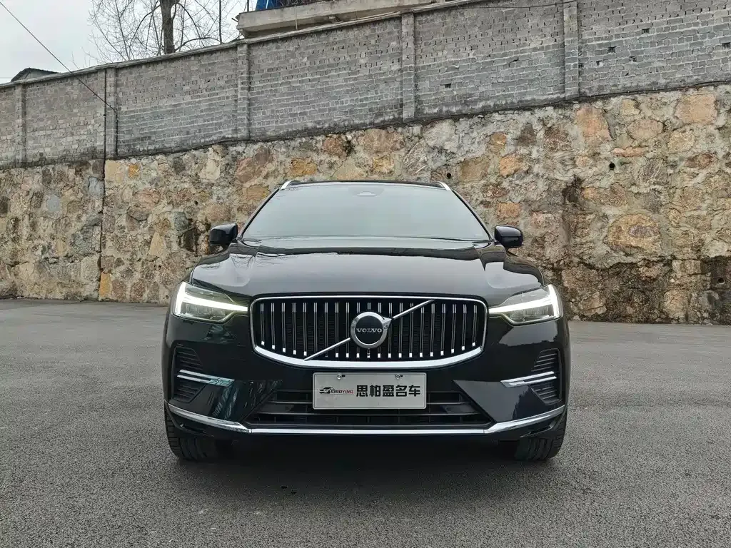 Volvo XC60 — фото 10