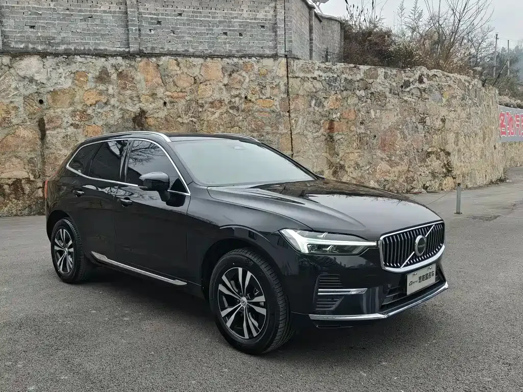 Volvo XC60 — фото 9