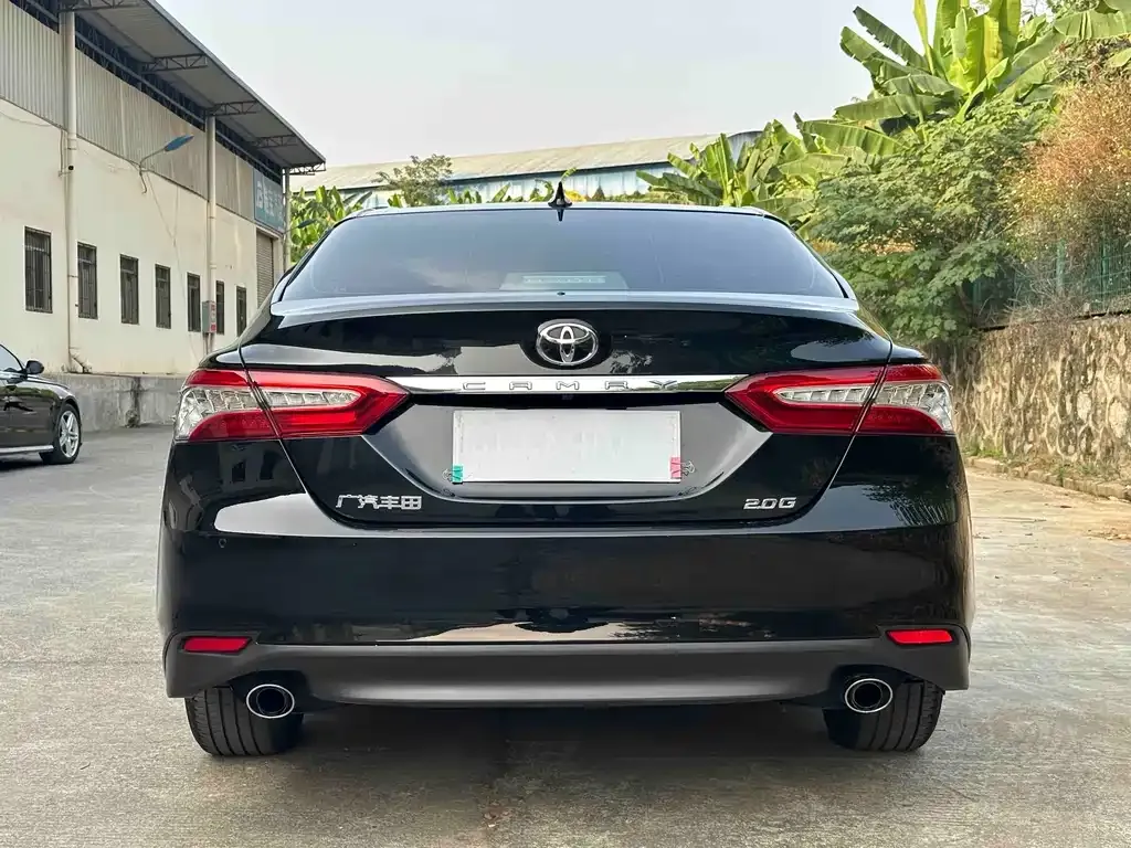Toyota Camry — фото 8