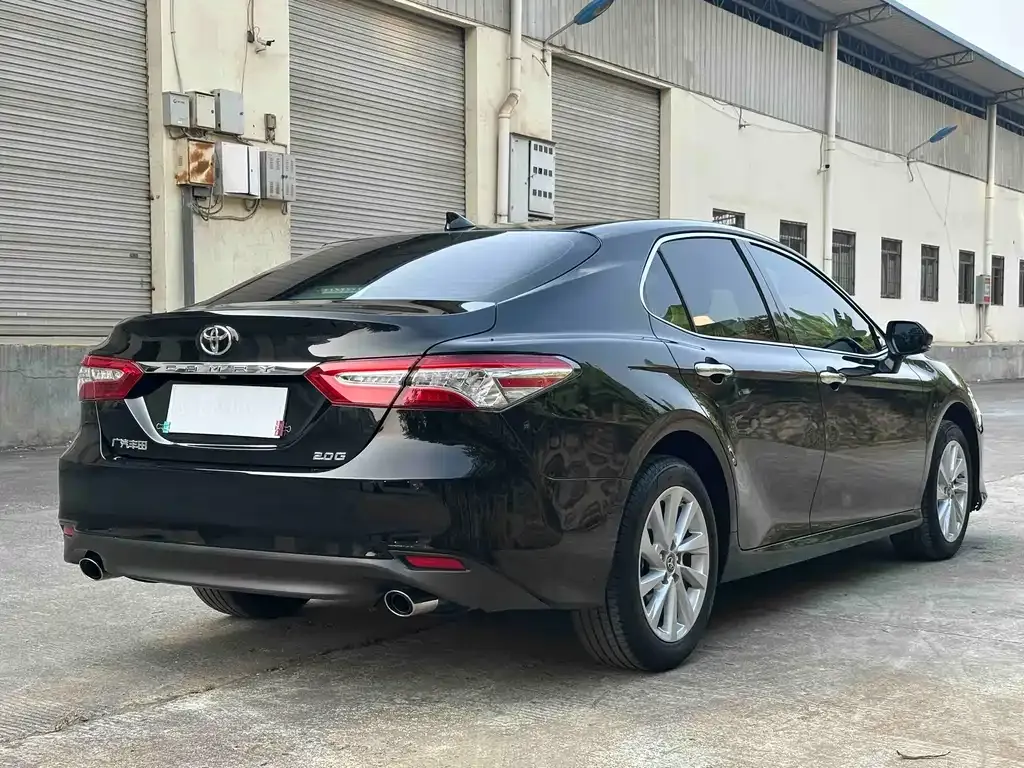 Toyota Camry — фото 6