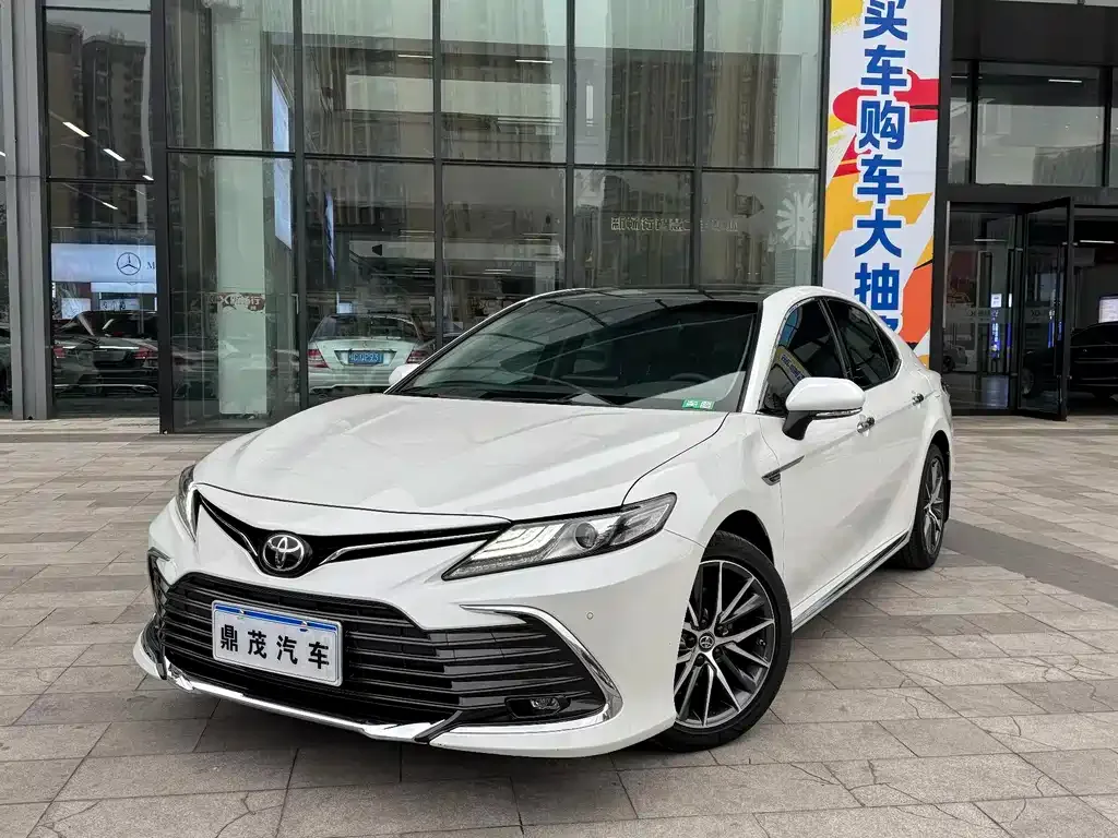 Toyota Camry 2024 из CN, фото 1