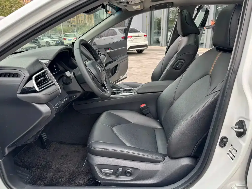 Toyota Camry 2024 из CN, фото 10