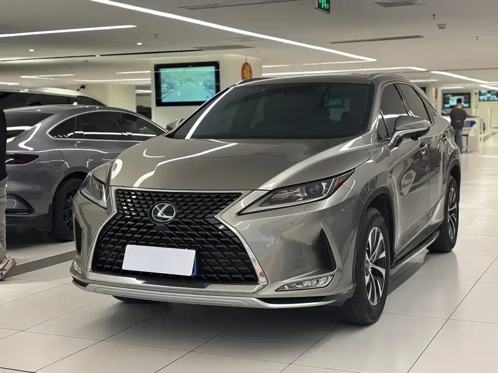 Lexus RX — фото 1