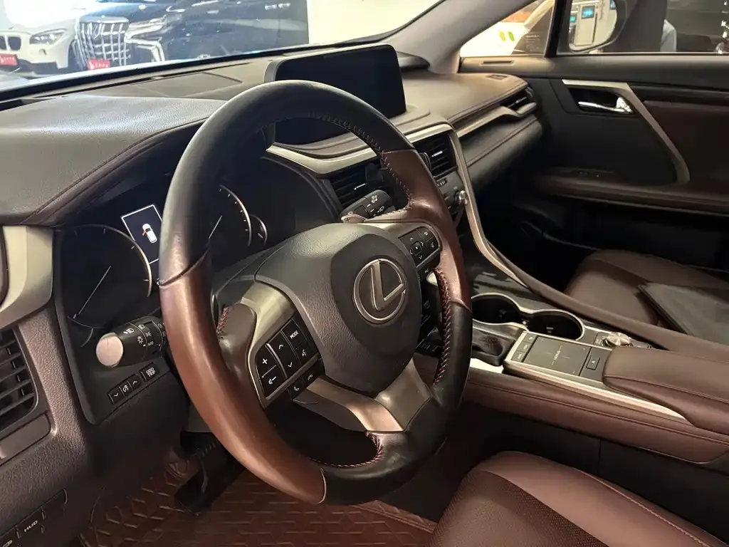 Lexus RX — фото 9