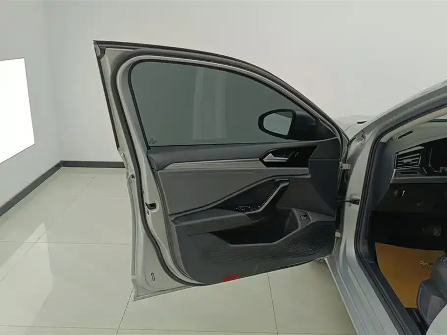 Volkswagen Sagitar 2021 из CN, фото 2