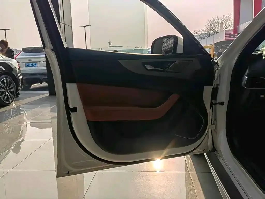 Jaguar XEL 2024 из CN, фото 2
