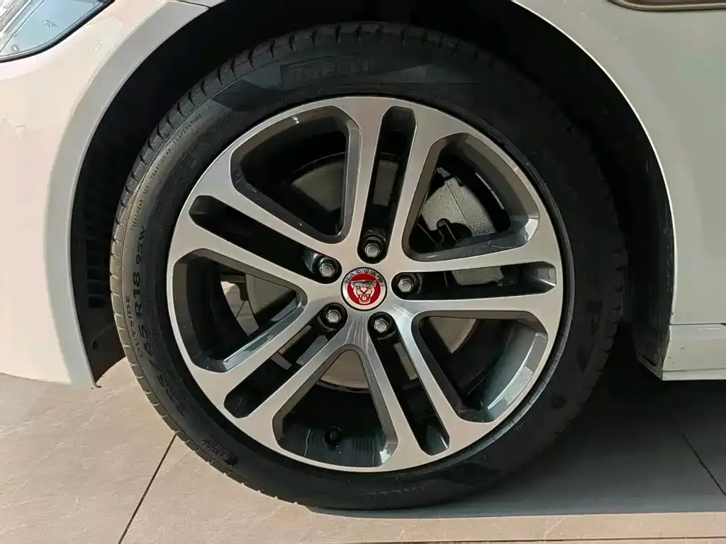 Jaguar XEL 2024 из CN, фото 3