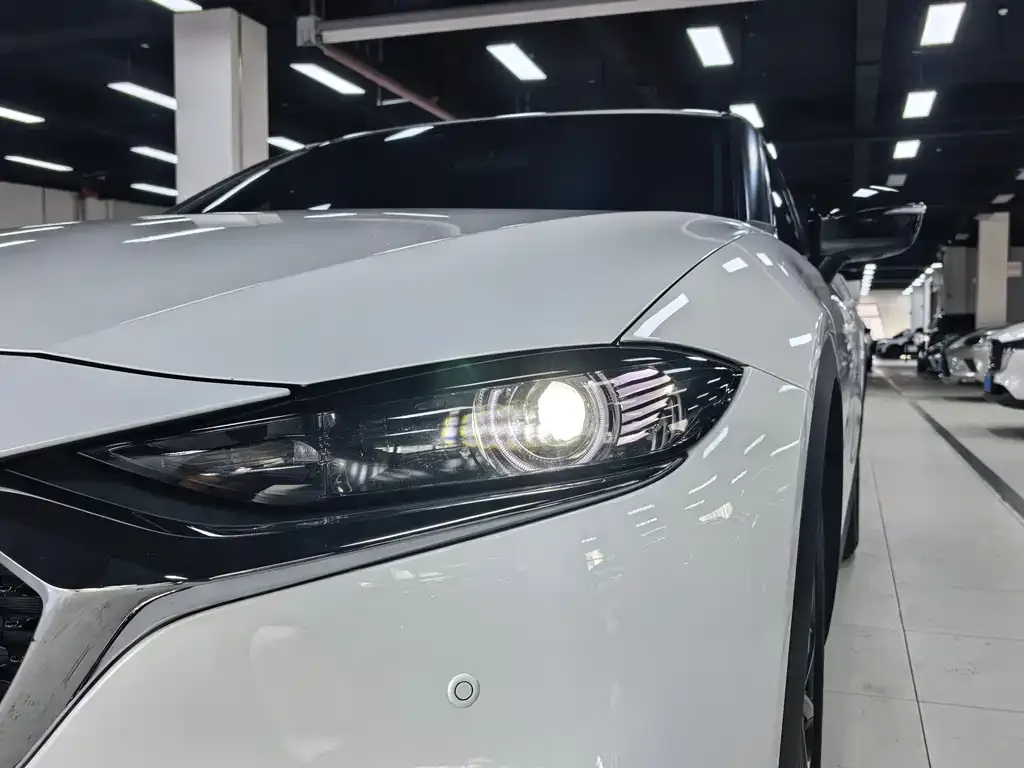 Mazda CX-4 2023 из CN, фото 3