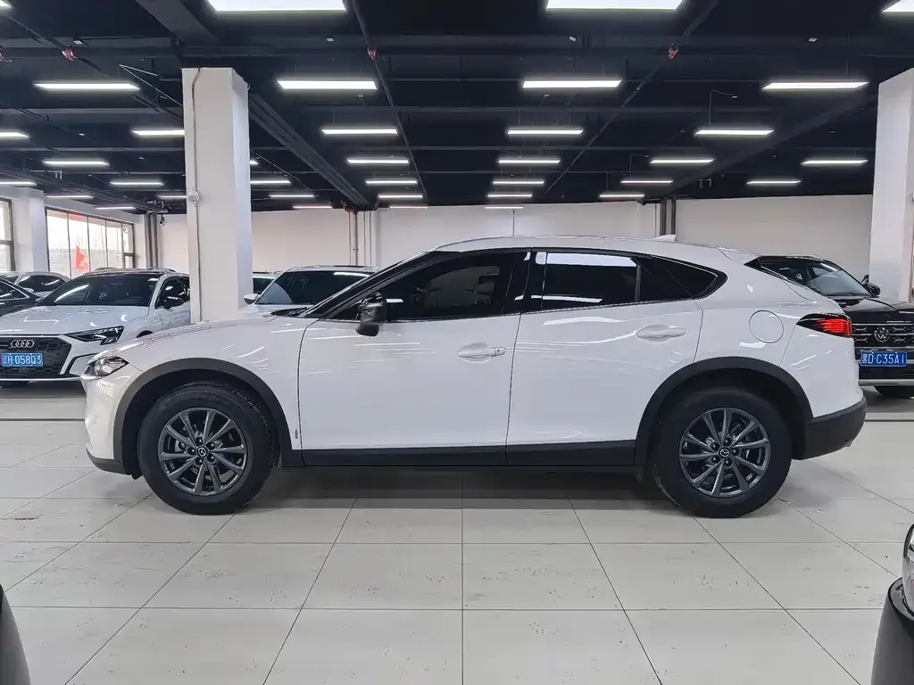 Mazda CX-4 2023 из CN, фото 8